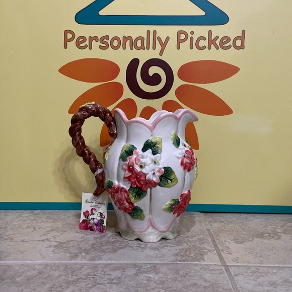 Corner Ruby Pitcher - Picture 4 of 9